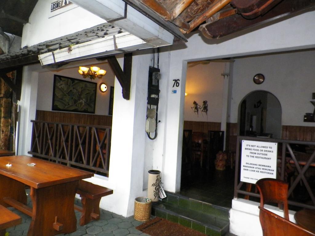 Bladok Hotel & Restaurant Yogyakarta Exteriör bild