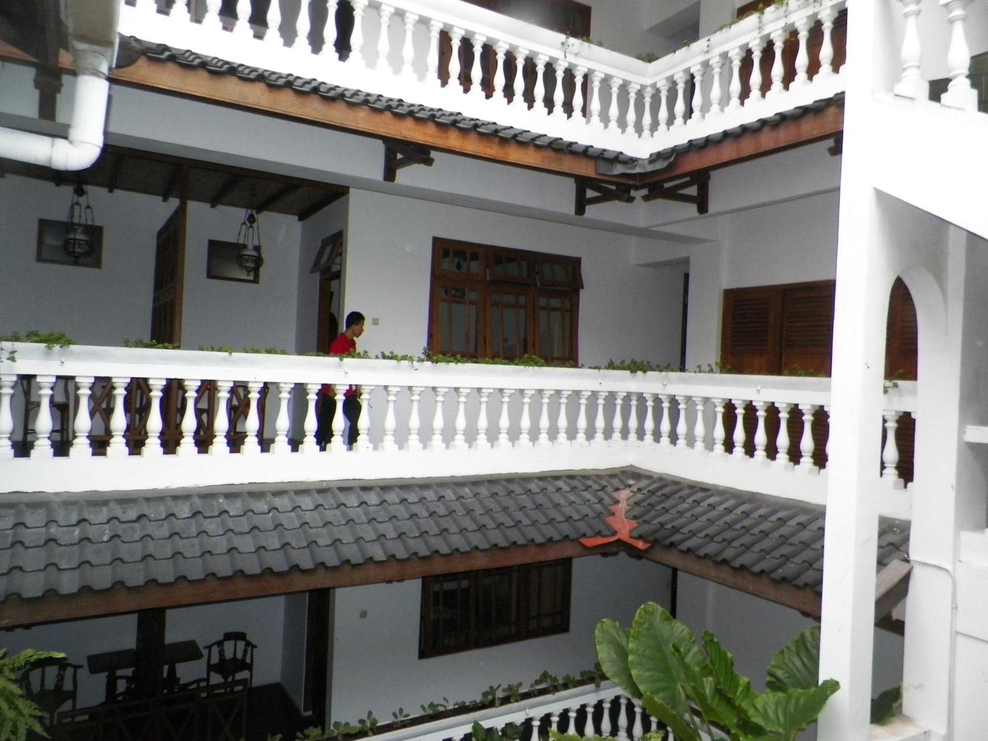 Bladok Hotel & Restaurant Yogyakarta Exteriör bild