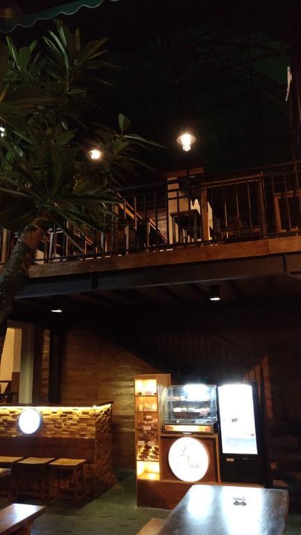 Bladok Hotel & Restaurant Yogyakarta Exteriör bild